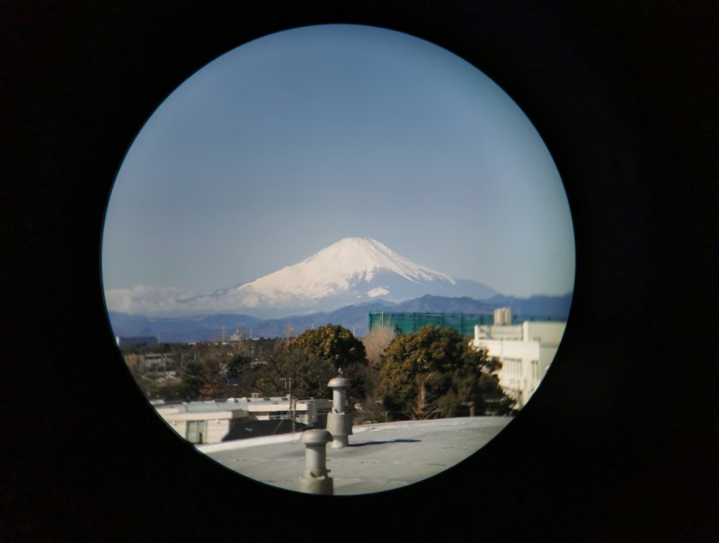 単眼鏡を使って撮影した富士山